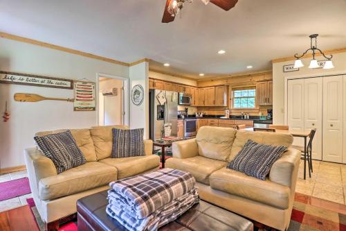 Riverfront Marshall Escape with Mountain Views! – Photos 5