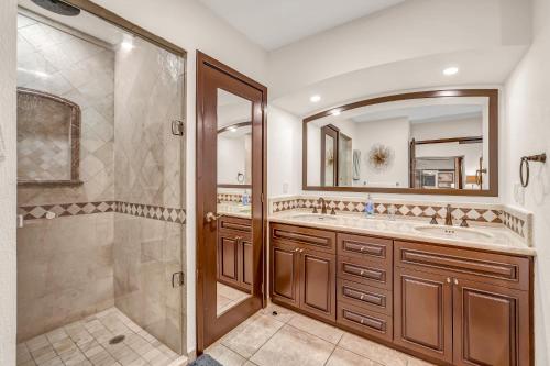 Ένα μπάνιο στο Sonoran Sky 1102 Luxury with Views!