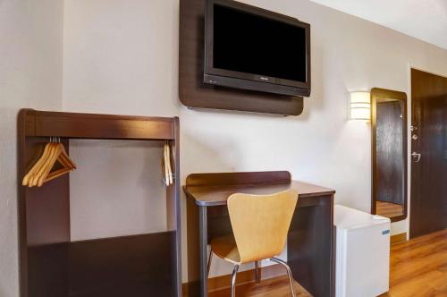 TV a/nebo společenská místnost v ubytování Motel 6-Benson, AZ
