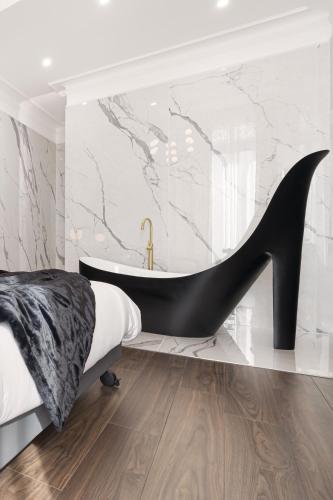 Legend Majestic - Baignoire chaussure - TV Miroir - Parking Privé GRATUIT