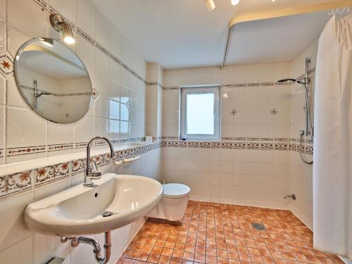 Ванна кімната в Haus Eifelsonne