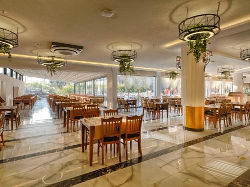 Ресторан / где поесть в Grand Uysal Beach & Spa Hotel