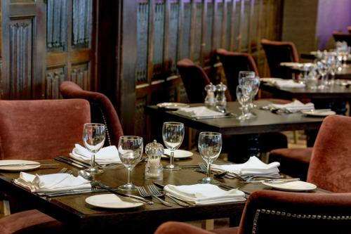 Restoran atau tempat lain untuk makan di The Swan Hotel, Wells, Somerset - The Coaching Inn Group