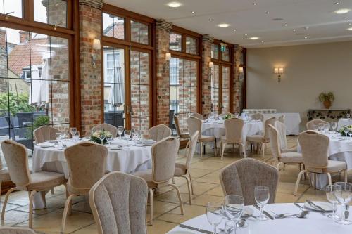 Restoran atau tempat lain untuk makan di The Swan Hotel, Wells, Somerset - The Coaching Inn Group