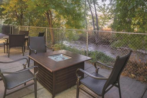 Κήπος έξω από το La Quinta Inn by Wyndham Missoula