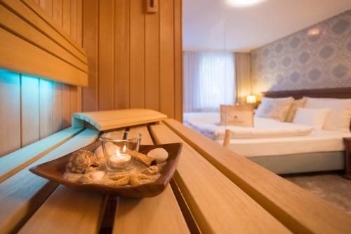 Uma área de estar em Romantik Hotel Scheelehof Stralsund