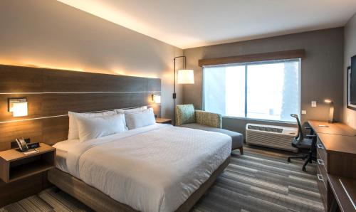Holiday Inn Express & Suites - Phoenix North - Happy Valley, an IHG Hotel Image
