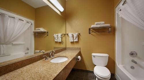 Bathroom sa Texas Inn Beeville