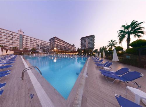 Piscine de l'établissement Eftalia Aqua Resort ou située à proximité