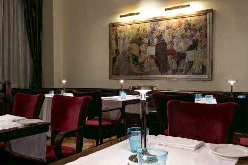 Restoran ili neka druga zalogajnica u objektu Grand Hotel Duchi d'Aosta