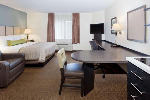 TV a/nebo společenská místnost v ubytování Sonesta Simply Suites Philadelphia Mount Laurel