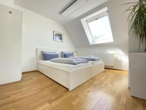 Ένα ή περισσότερα κρεβάτια σε δωμάτιο στο Hotel zur Bever