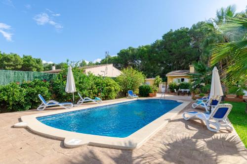 YourHouse Oratge, finca for families near the beach with private pool
