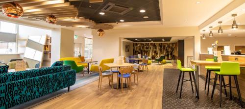 A restaurant or other place to eat at Holiday Inn - Leicester - Wigston, an IHG Hotel 
