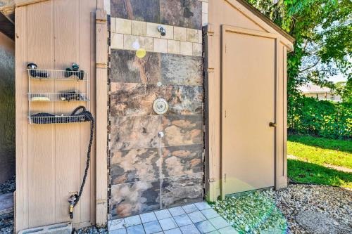 Φωτογραφία από το άλμπουμ του Port Charlotte Retreat with Heated Pool and Spa! σε North Port