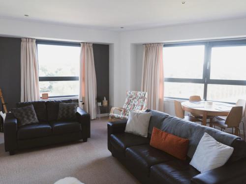 Foto Lovely 2-Bed Flat Glasgow Harbour FREE parking - Pass the Keys