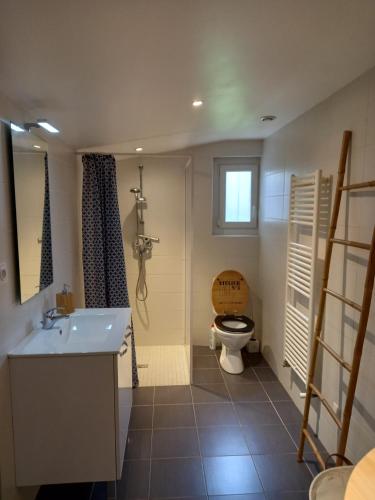 Een badkamer bij La Maison Molières