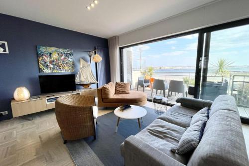 Galeriebild der Unterkunft LUXURY T3 neuf de standing Front de mer vue 180 in Larmor-Plage