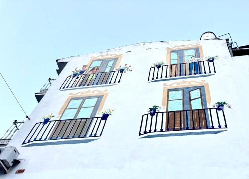 Gallery image of Puerta de la Villa Apartamento in Tolox