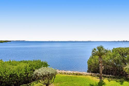 Bayshore Panorama 1 & 2 – Photos 2