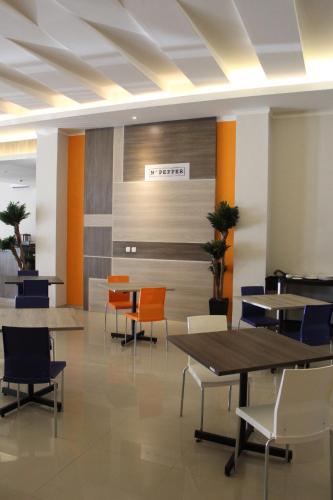 Front One Budget Abepura