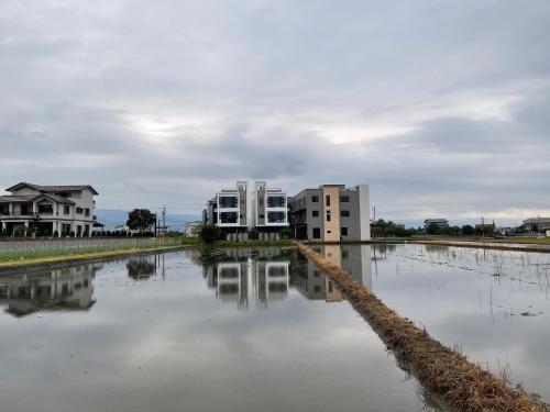 Výhled na řeku, která protéká v blízkosti ubytování v soukromí