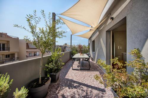 Top Floor Loft with Acropolis View