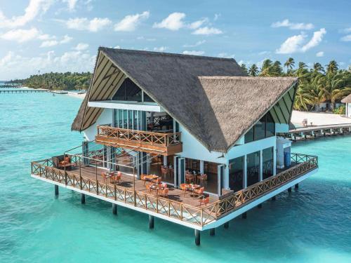 Foto da galeria de Mercure Maldives Kooddoo Resort em Gaafu Alifu Atoll