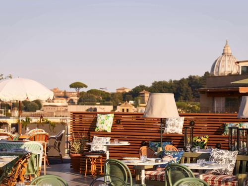 A restaurant or other place to eat at Mama Shelter Roma