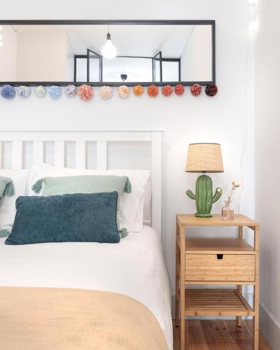 Vibrant flat by São Bento w/balcony - Loureiro140