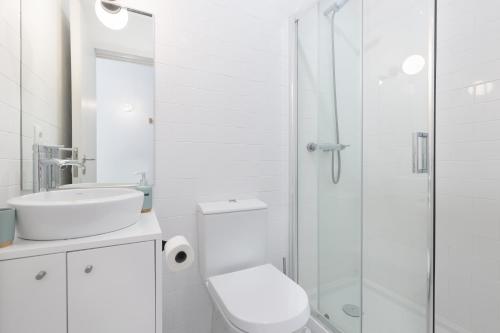 Vibrant flat by São Bento w/balcony - Loureiro140