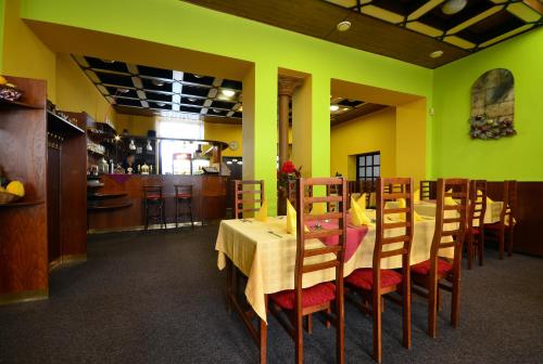 En restaurant eller et spisested på Hotel Isora