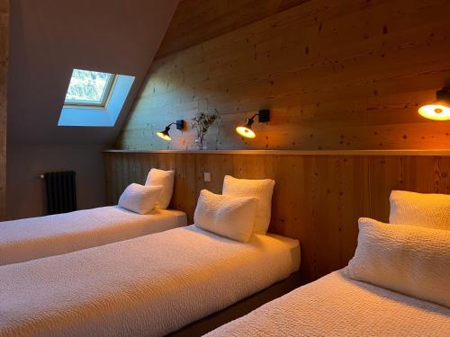 Легло или легла в стая в hôtel oberland