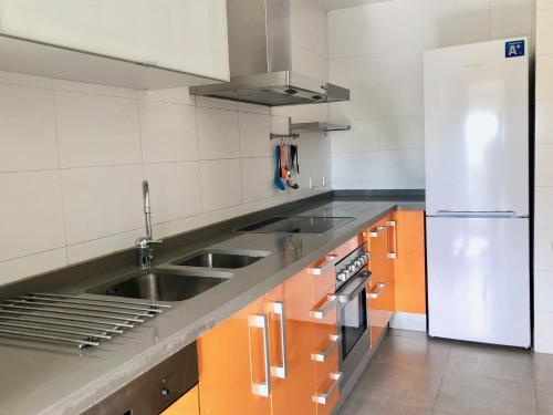 Luminoso Apartamento a 10 minutos de Granada con Piscina ...