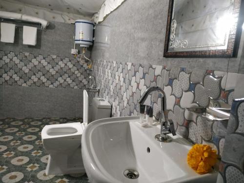 Ένα μπάνιο στο Omya Forest Camps