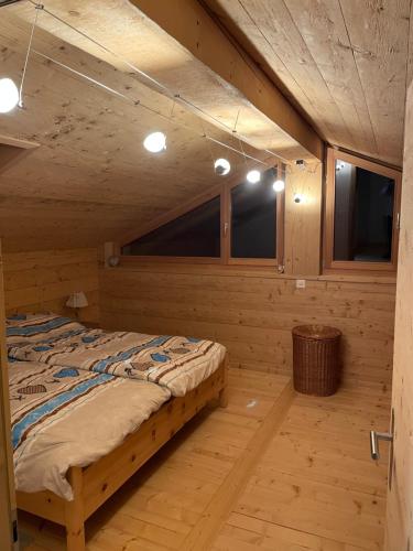 Tempat tidur dalam kamar di CHEZ FOLLO