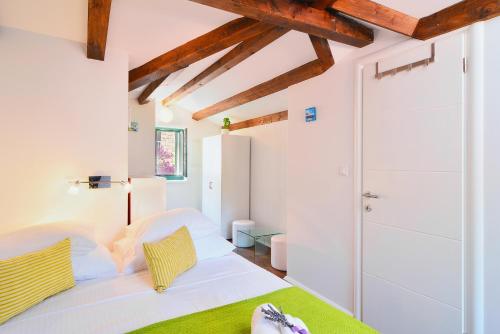 Gallery image of Apartments and Rooms Kampanel in Hvar