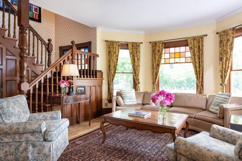 Χώρος καθιστικού στο Sinclair Inn Bed & Breakfast