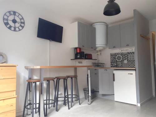 Kuchyň nebo kuchyňský kout v ubytování Jolie studio au coeur d'Allos