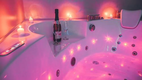 Koupelna v ubytování JACUZZI RELAX APARTMENT