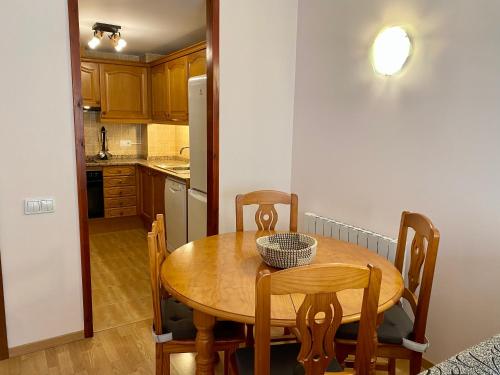  PROBER_TERRASSES DEL TARTER -  Room  picture :   Hairdryer    Kitchenette    Balcony                   