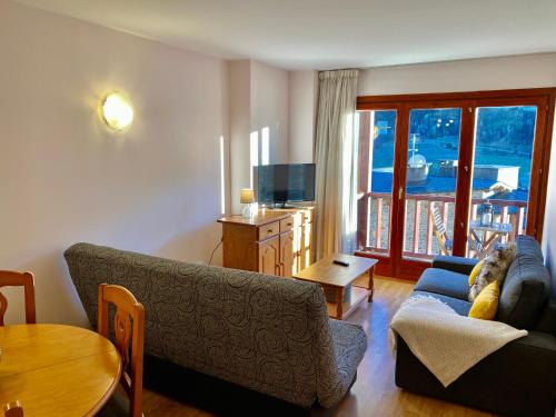  PROBER_TERRASSES DEL TARTER -  Room  picture :   Hairdryer    Kitchenette    Balcony                   