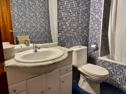  PROBER_TERRASSES DEL TARTER -  Room  picture :   Hairdryer    Kitchenette    Balcony                   