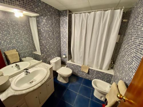  PROBER_TERRASSES DEL TARTER -  Room  picture :   Hairdryer    Kitchenette    Balcony                   