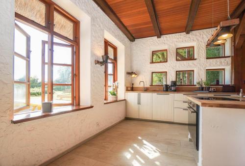 Fotografie z fotogalerie ubytování Ruhe unter Reet-Haus mit Sauna, Whirlpool und Kamin v destinaci Gnarrenburg