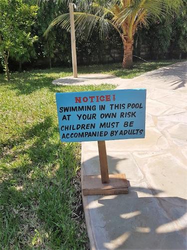 Κήπος έξω από το The Swimming Ostrich