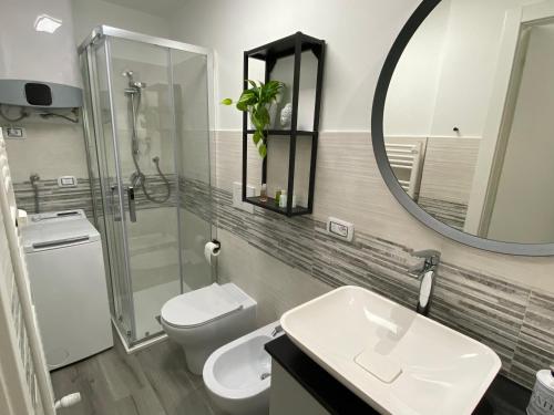 Kylpyhuone majoituspaikassa il Cortiletto