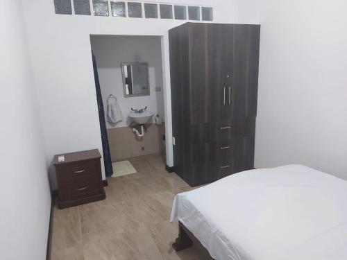 Ένα μπάνιο στο Bia & Alan's house