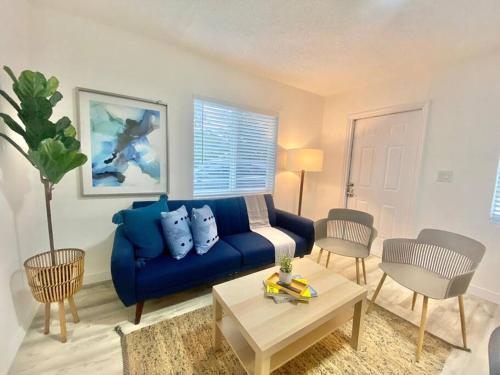 Beautiful & Relax Family House 2/1- Free Parking