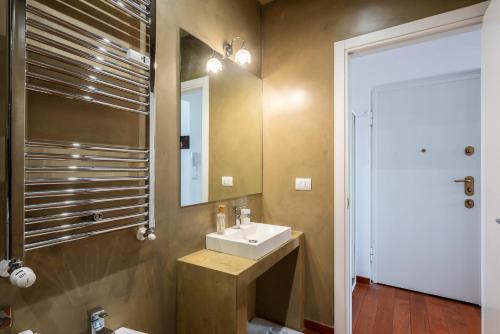 Koupelna v ubytování Nice and Cozy studio in Porta Romana by Easylife